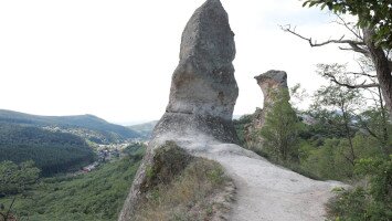 4. Sirok, a Bálvány-kövek és a vár