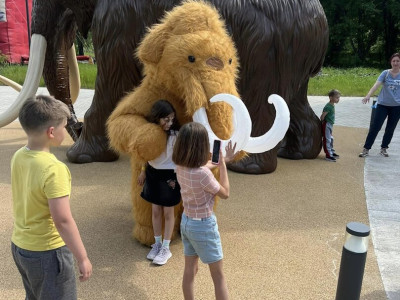 incholding_441021668_122144128118190036_1853072000413989154_n